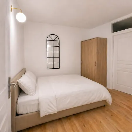 Apartment Rose Des Orpellieres *